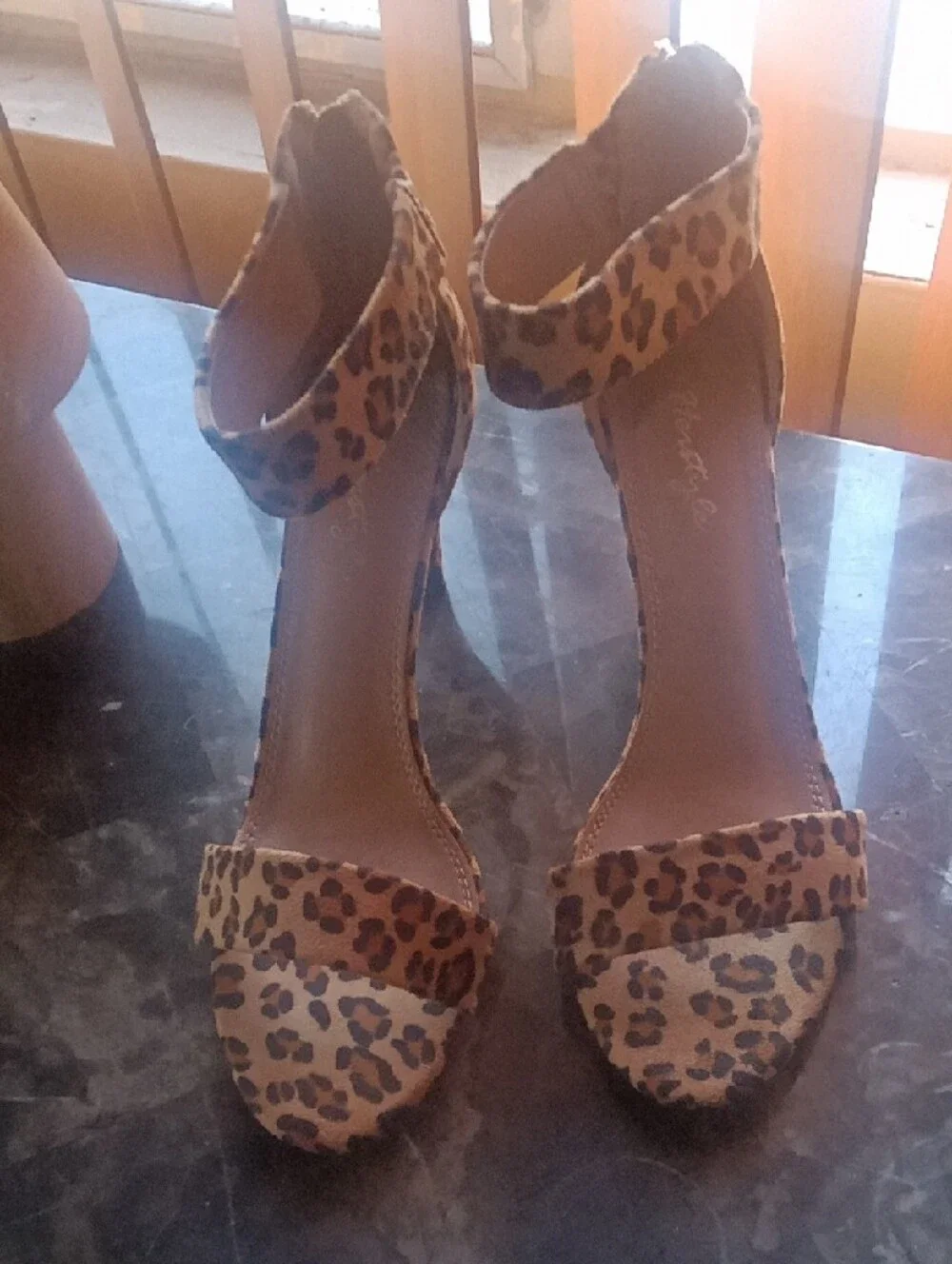 Herstyle bold leopard